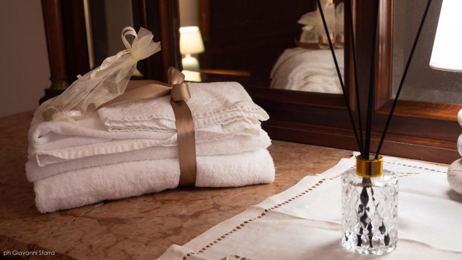 Bed and Breakfast Palazzo Palitti Roio Exterior foto